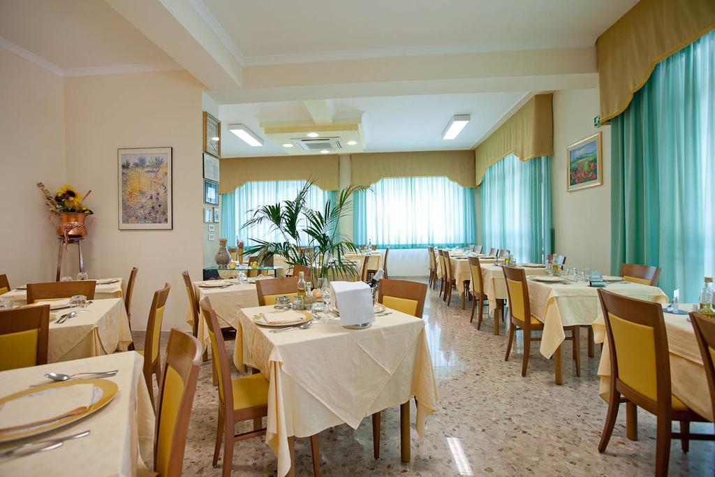 Hotel Jean Pierre Pineto Εξωτερικό φωτογραφία